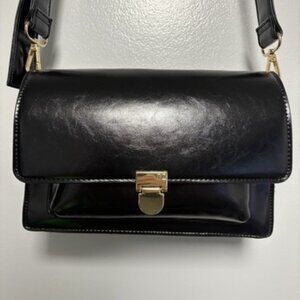 Elegant Rachel Zoe Black Medium size Vegan Leather Bag